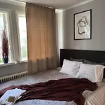 Stockholm - 5-Beds - Sleeps 12 - Garden