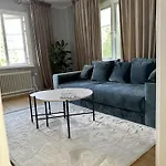 Stockholm - 5-Beds - Sleeps 12 - Garden